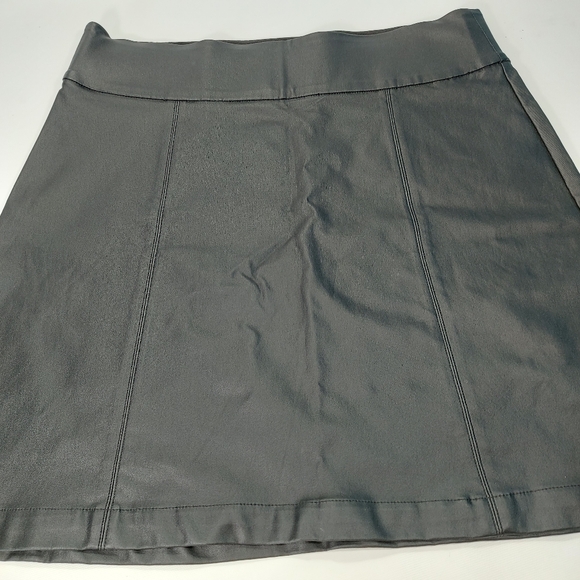 Maurices Black Pleather A-line Mini Skirt, Size 10 - Picture 2 of 9